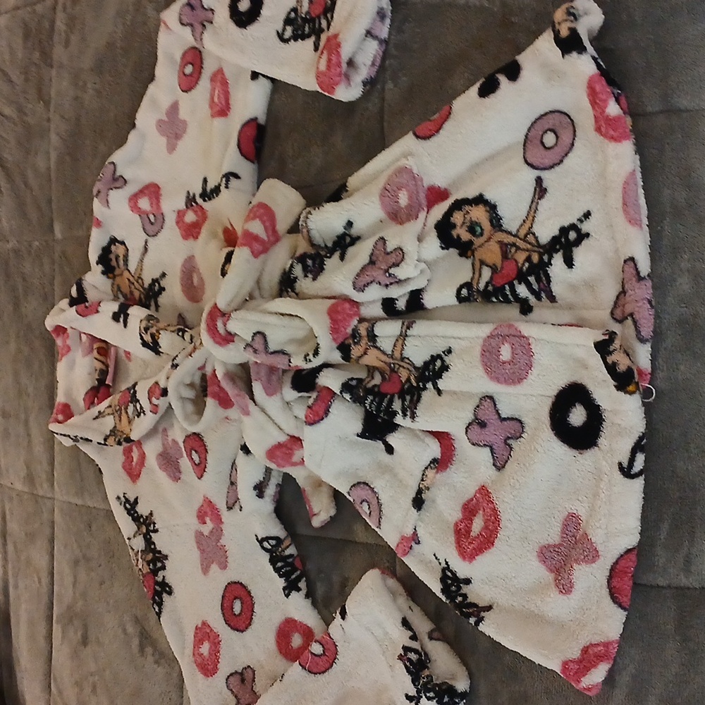 Betty Boop XOXO Robe💕🖤